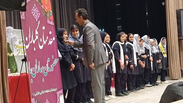 یلدای مادرانه با حضور مادران و دانش آموزان در فرهنگسرای سیمرغ