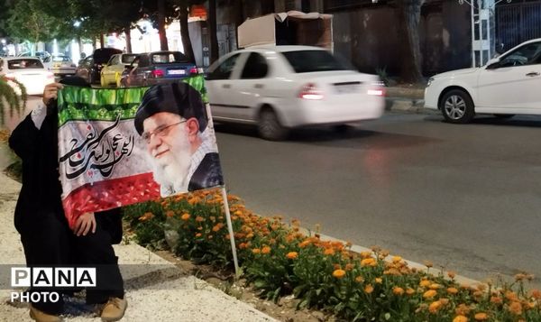 اجتماع مردمان نیشابوری در میدان آزادی