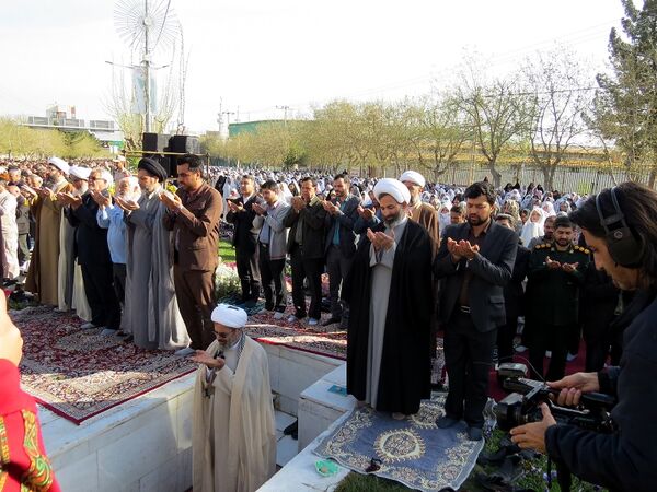 اقامه نماز عید فطر در شهرستان بجنورد 
