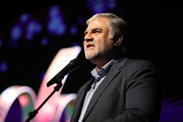 آیین تقدیر از برگزیدگان بیست و ششمین جشنواره تئاتر استان قم