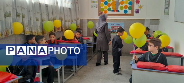 جشن شکوفه‌ها در مدرسه نسل روشن ناحیه 2 کرج 