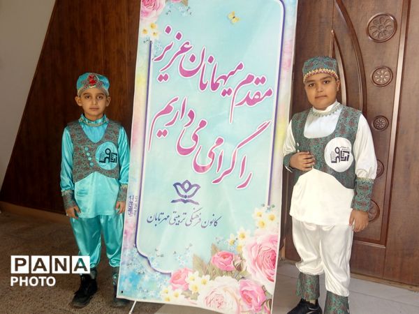 جشنواره فرهنگی هنری دربخش تئاتر عروسکی ونقالی خوانی ویژه پسران ابتدایی 