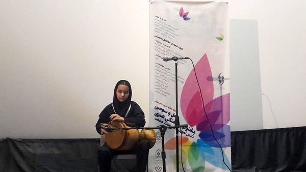 جشنواره فرهنگی هنری در بخش آوایی، تک نوازی، سرود و نقالی در ناحیه 7 مشهد