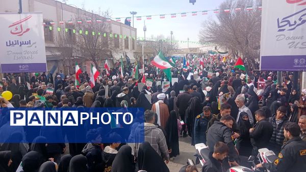 جلوه هایی از راهپیمایی جشن پیروزی انقلاب در شهر قم