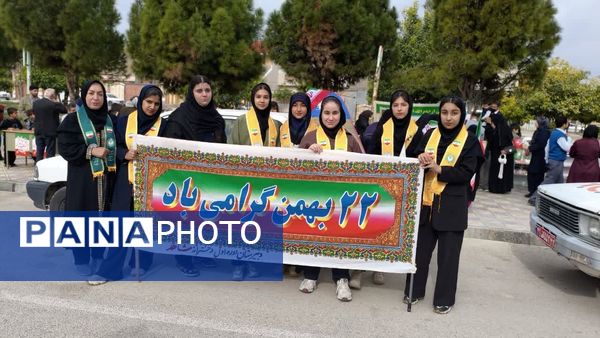حضور  پرشور مردم در راهپیمایی ۲۲ بهمن دهدشت