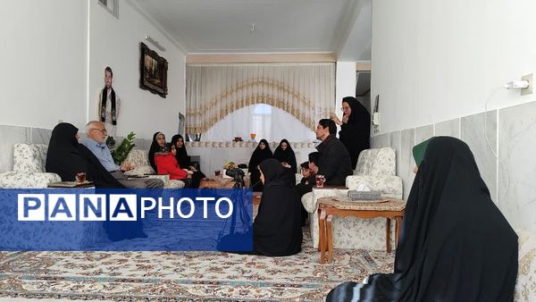 دیدار خبرنگاران پانا و بسیج رسانه شهرستان اردکان با خانواده شهید فتوحی