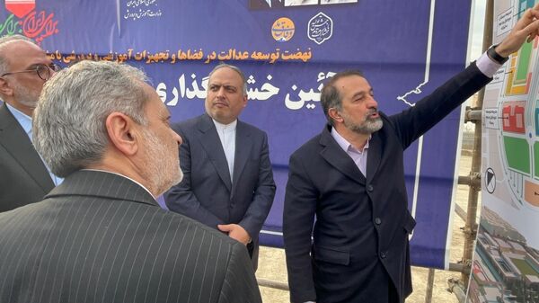 آیین خشت گذاری ۸ مدرسه ۲۱ کلاسه با حضور وزیر آموزش و پرورش در ملارد 