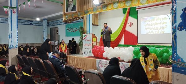  همایش یاوران انقلاب در دبیرستان امام سجاد (ع) ناحیه ۴ کرج
