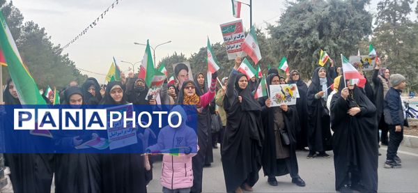 ۲۲ بهمن؛ تجلی حضور نسل‌ها در سالروز پیروزی انقلاب اسلامی 