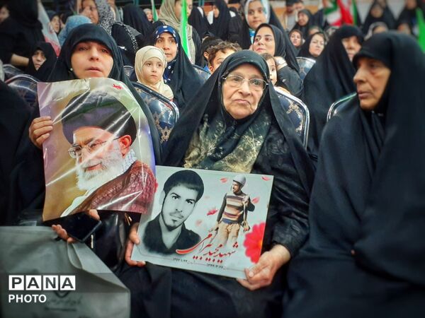 نهمین کنگره شهدا با گرامیداشت ۱۱۰۰ شهید فرهنگی و دانش‌آموزی منطقه ۱۶ تهران