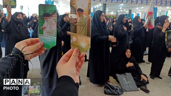 همایش دانش‌آموزان و بانوان خرم آبادی در سوگ رهبر شهید 