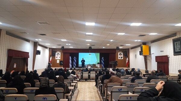 جلسه آموزش خانواده ویژه اولیا دانش‌آموزان دبیرستان کوثر فرهنگیان
