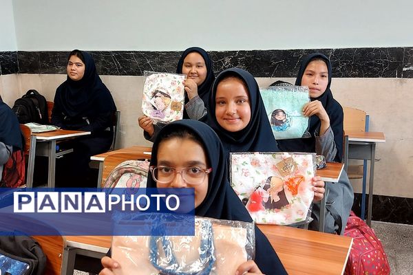 آیین بهره برداری از مدرسه شهدای پالایشگاه تهران در کهریزک 