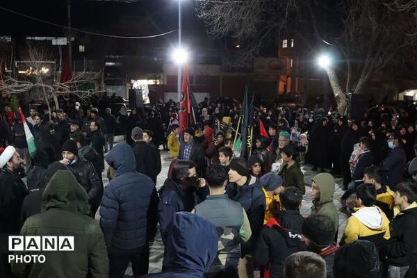 تجدید عهد با خون شهدا؛ «کفن‌پوشان» همدان شبانه بر آرمان‌های انقلاب ایستادند
