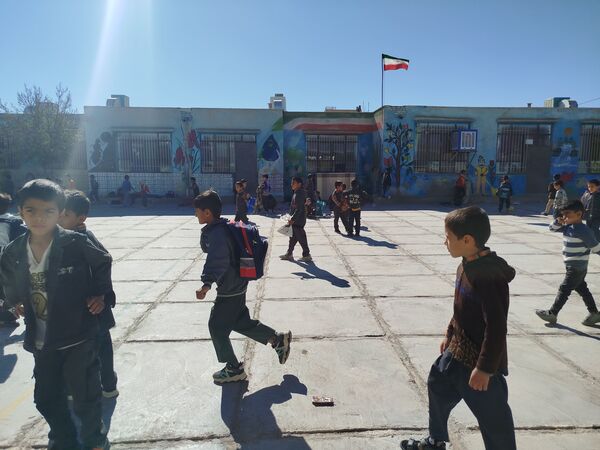 ایجاد فضای شاد وصمیمی در دبستان شهید عجمی فدافن