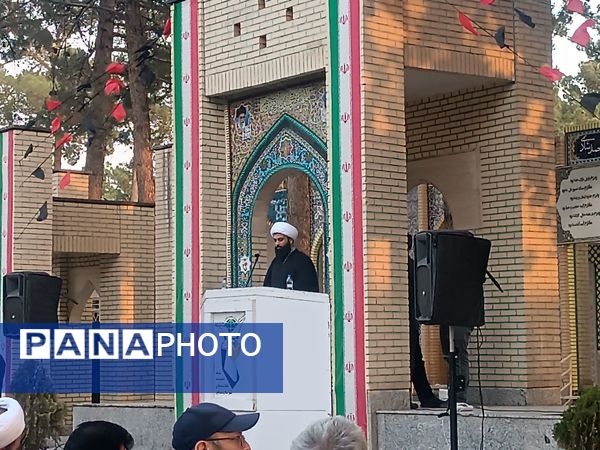 اولین سالگرد شهید محرم هادی میرآبادی بر سر مزارش برگزار شد  