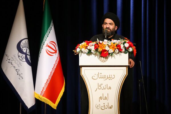 نخستین کنگره بزرگداشت ۲۷۰ دانش‌آموز شهید دبیرستان ماندگار امام صادق (ع) 