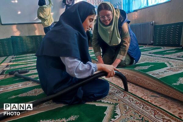 آیین غبارروبی نمازخانه مدرسه شهید معظم همزمان با حلول ماه مبارک رمضان
