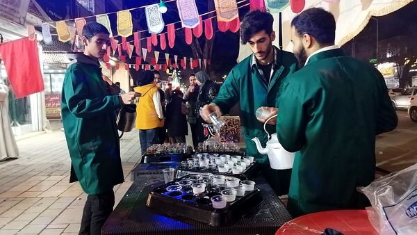 گذری بر فعالیت چایخانه امیر المومنین در شب میلاد حضرت مهدی ( عج)
