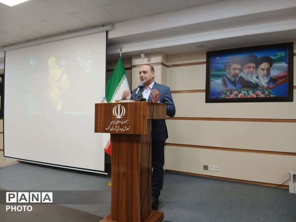 بزرگداشت هفته مقام معلم با تجلیل از ۳۰ معلم نمونه و ۶۰ فرهنگی بازنشسته در لنگرود