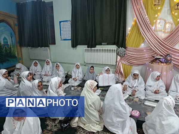 برگزاری افطاری برای روزه اولی‌ها در دبستان شهید‌هاشمی ناحیه پنج 