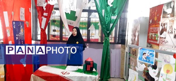 نمایشگاه انقلاب در مدرسه حضرت خدیجه(س) شیروان 