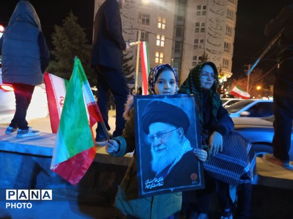 تجمع مردم بصیر نیشابور در شب هفتم شهادت رهبر انقلاب