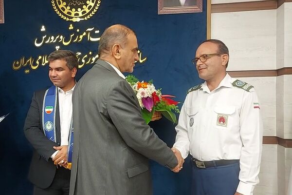 نشست فصلی و توان افزایی مأمورین و مسئولین سازمان دانش‌آموزی شهرستان‌های استان تهران 