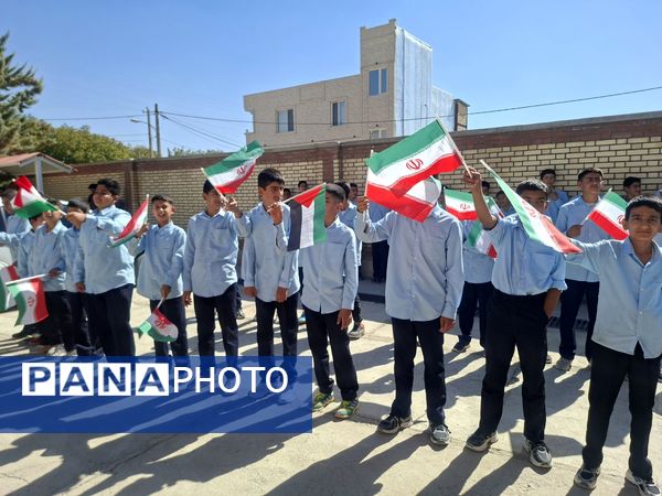 روشن شدن چراغ مدرسه قلم ۱۲ زاغه در ارتباط زنده با رئیس‌جمهور