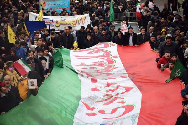  لبیک ملت ایران به فرمان رهبری