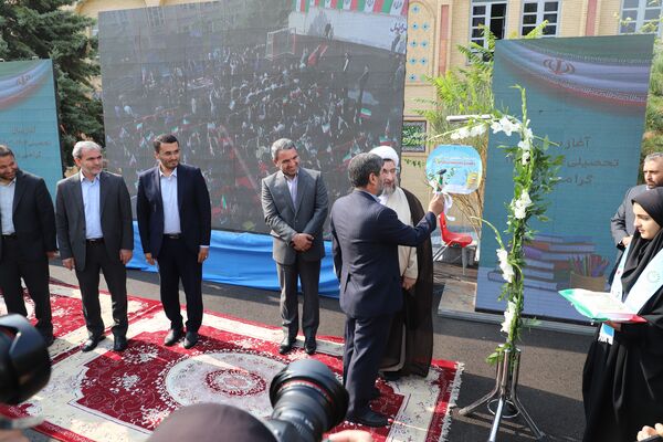 بوی ماه مهر در مدارس آذربایجان‌شرقی