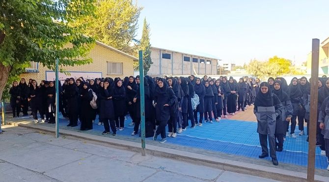 بازگشایی شورانگیز مدارس در ناحیه دو خرم‌آباد ؛ مدرسه خدیجه کبری(س) عشایری پیشگام در استقبال از بهار علم