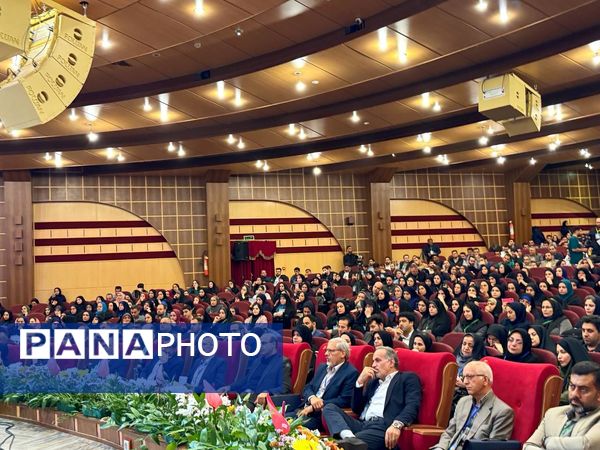 آیین اختتامیه اولین همایش مدار معلمی در آمل