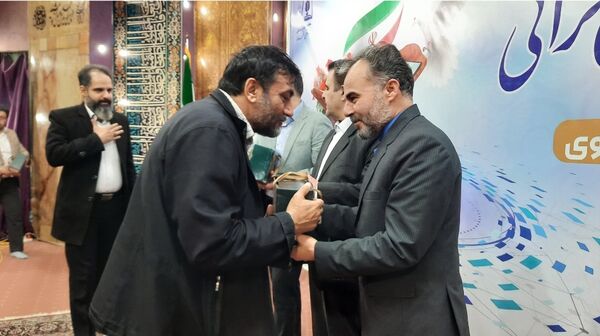 نشست صمیمی هم‌افزایی مربیان قرآنی استان خراسان رضوی