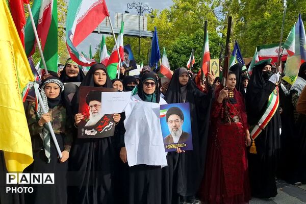 رزمایش بانوان و دختران بسیجی در شیراز