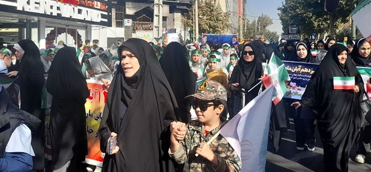 همبستگی و حضور پرشور مردم در سیزده آبان  مشتی بر دهان آمریکا بود