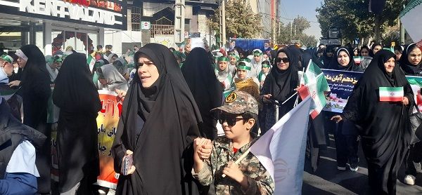 همبستگی و حضور پرشور مردم در سیزده آبان  مشتی بر دهان آمریکا بود