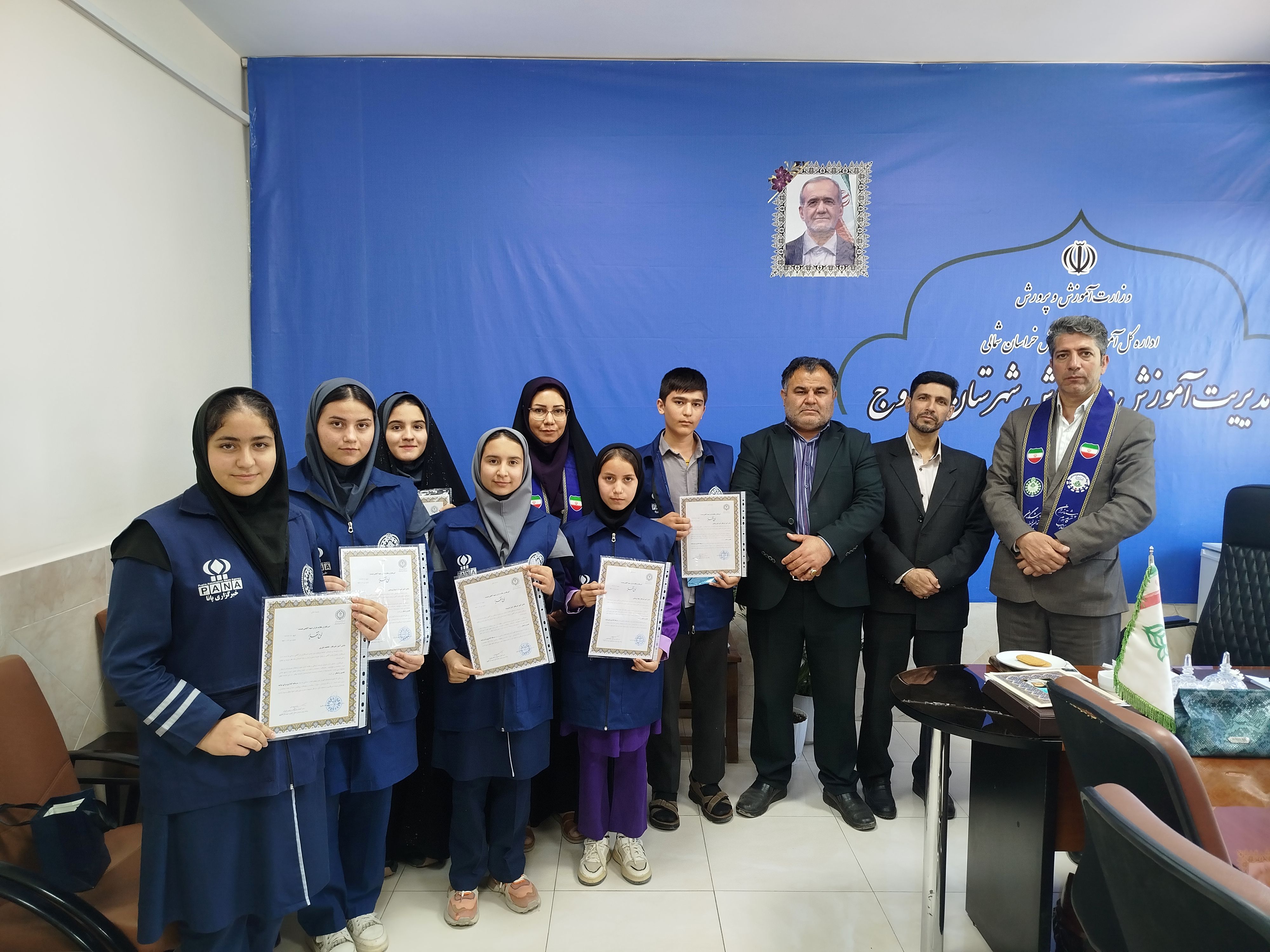 نشست مدیر آموزش و پرورش فاروج با دانش‌آموز خبرنگاران پانا