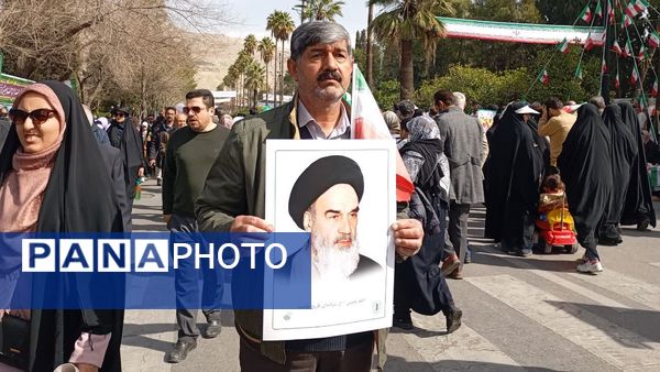 یک روز متفاوت با حضور مردمی از جنس غیرت و استقامت