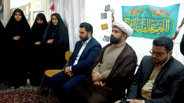 بازدید مدیر ارتباطات اتحادیه انجمن های اسلامی دانش آموزان از نمایشگاه مدرسه انقلاب در قم