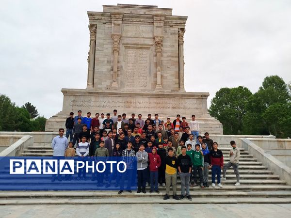 برگزاری اردوی تفریحی ـ زیارتی دبیرستان نمونه دولتی دانش به مقصد مشهد مقدس