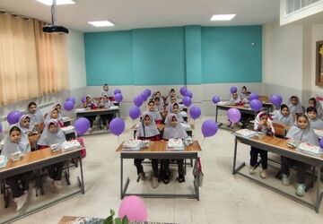 جشن شکوفه ها آغاز یک مسیر شیرین برای کلاس اولی‌ها