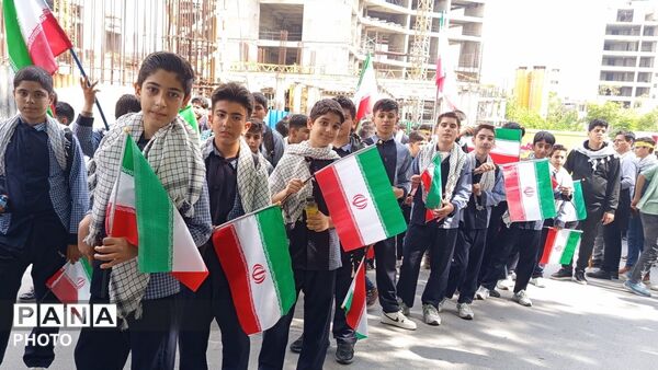 جان‌ فدای ایران در خرم آباد با حضور پرشور مردم انقلابی خرم‌ آباد