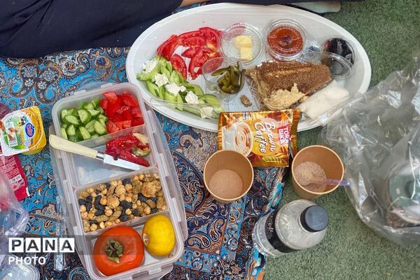 صبحانه سلامت در مدرسه نگین دانش