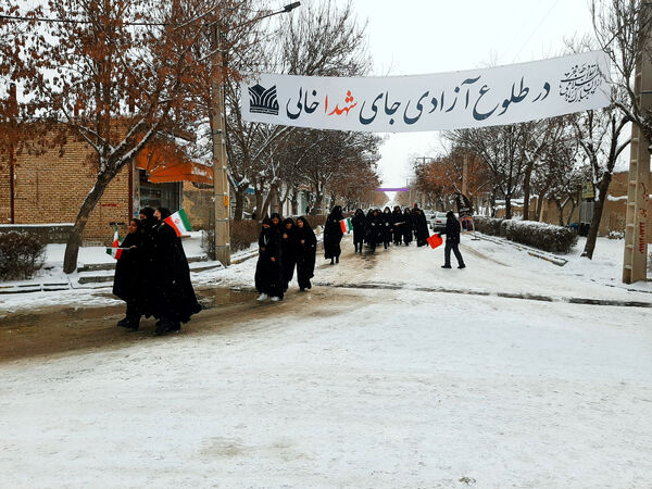 تجلی حضور مردم ولایتمدار شهر غلامان در راهپیمایی ۲۲ بهمن