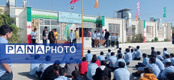 مسابقات درون مدرسه‌ای حل مکعب روبیک در دبیرستان شهید بهشتی کاشمر