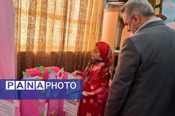 نمایشگاه طرح جابربن‌حیان در دبستان حضرت معصومه (س) بهارستان‌۲