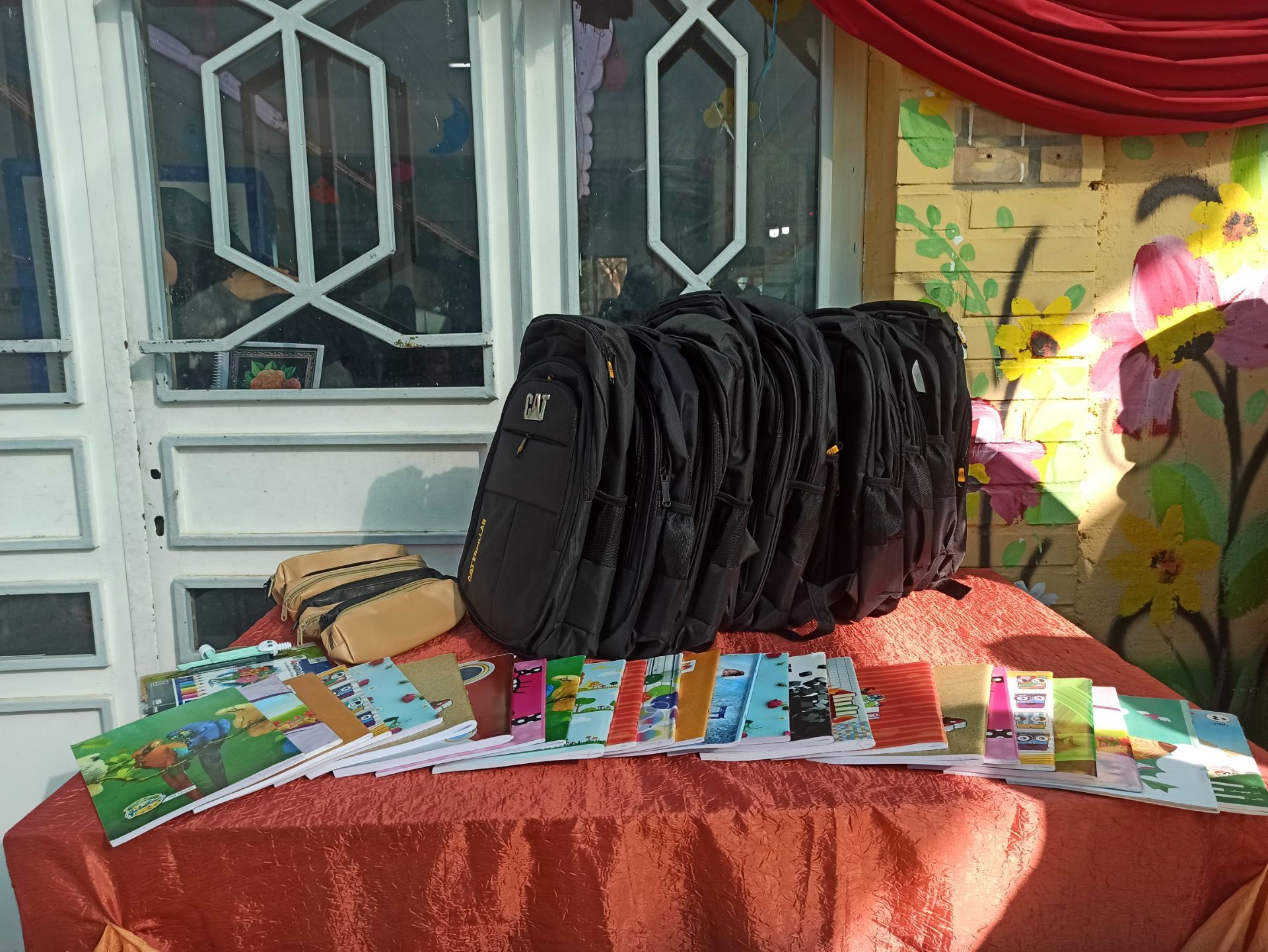 جشن عاطفه ها در دبیرستان دلیری ناحیه دو 