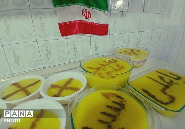 هم‌زمان با ماه رمضان،خیرات مردمی مردم کرج برای شادی روح رهبر معظم انقلاب و سلامتی رزمندگان اسلام 