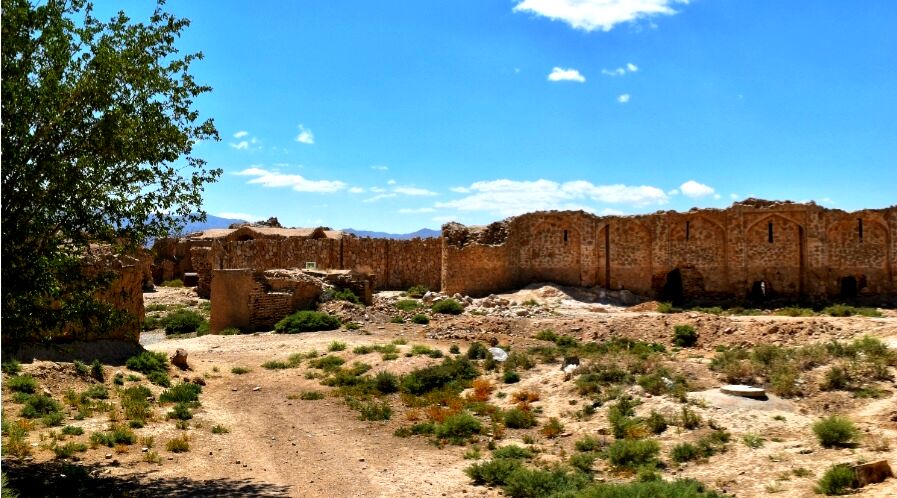 بحران کم‌آبی در روستای رباط عشق و همدلی مردم برای حفظ کشاورزی